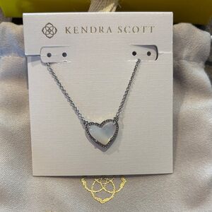 Kendra Scott Ari Heart Adjustable Length Pendant Necklace- mother of pearl